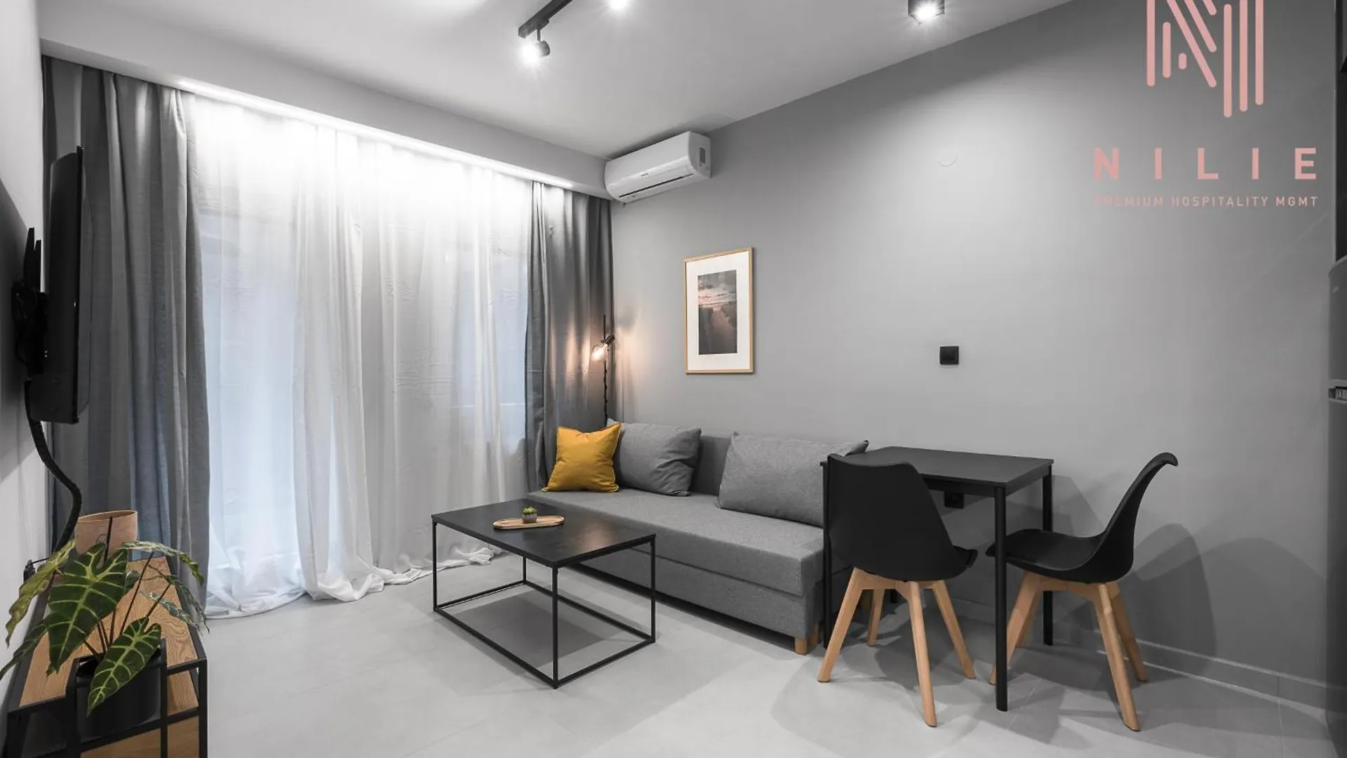 Room8, Nilie Hospitality Mgmt Salonicco