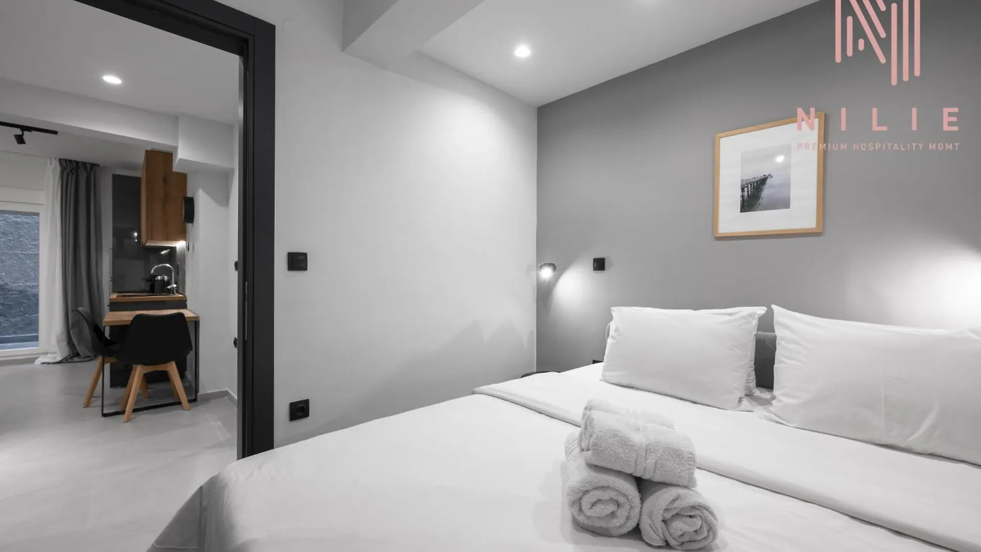 Room8, Nilie Hospitality Mgmt Salonicco